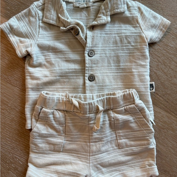 Other - Stylish Baby Matching Set in Cream by
